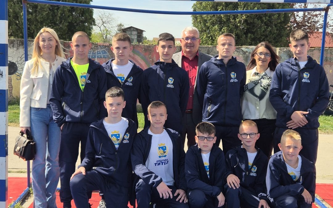 Председник у посети ОШ „Исидора Секулић“ у Мошорину