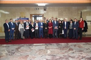 IMG 605d0b694db31b02a0e800d8de43f776 V