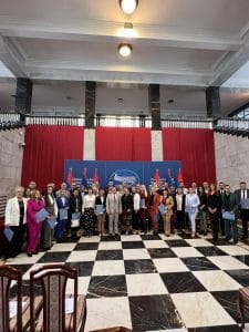 Свечана додела Уговора у Покрајинској влади 3 IMG 6a57db78b63998861511d4eaf248e2b6 V